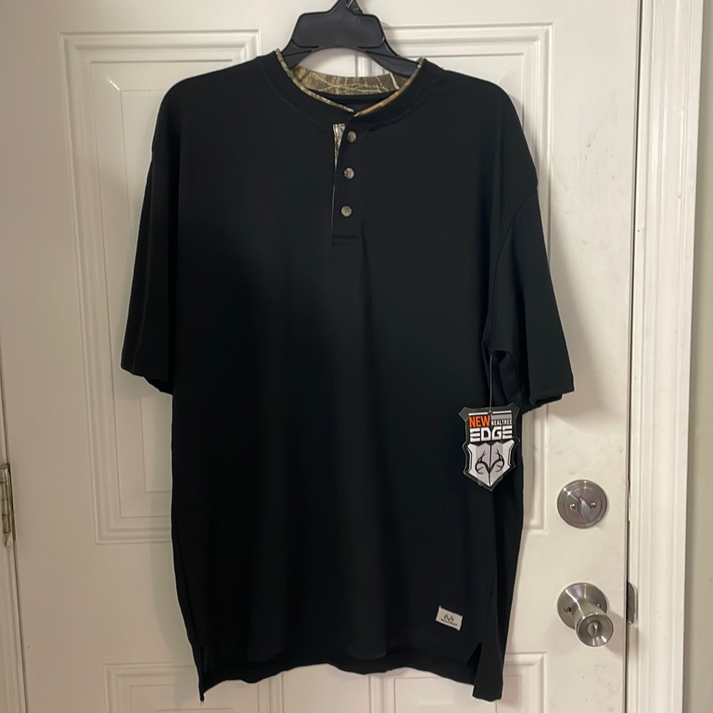 RealTree Henley L NWT Black